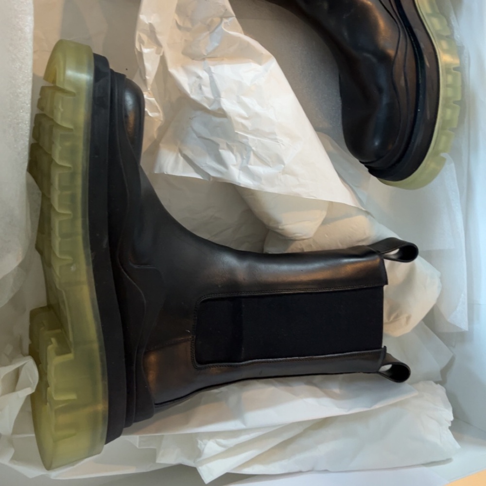 Bottega Veneta Lug Chelsea Boots